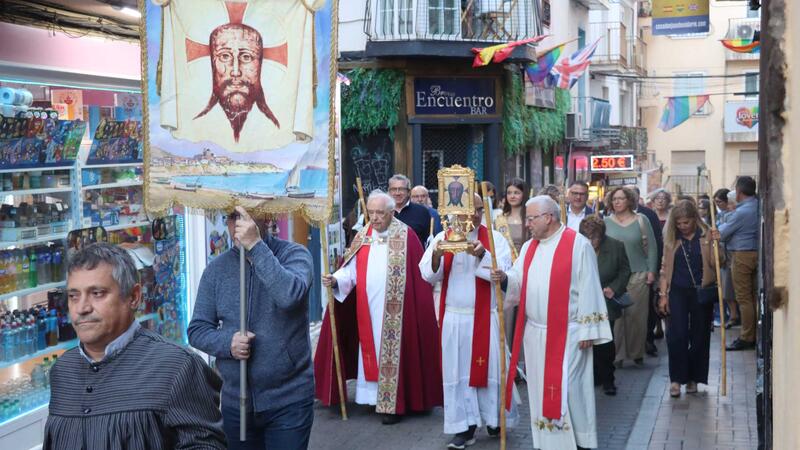 Benidorm vuelve a mostrar su devoción por la Santa Faz con la tradicional misa y la romería