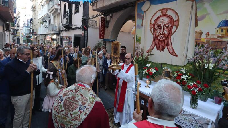 Benidorm vuelve a mostrar su devoción por la Santa Faz con la tradicional misa y la romería