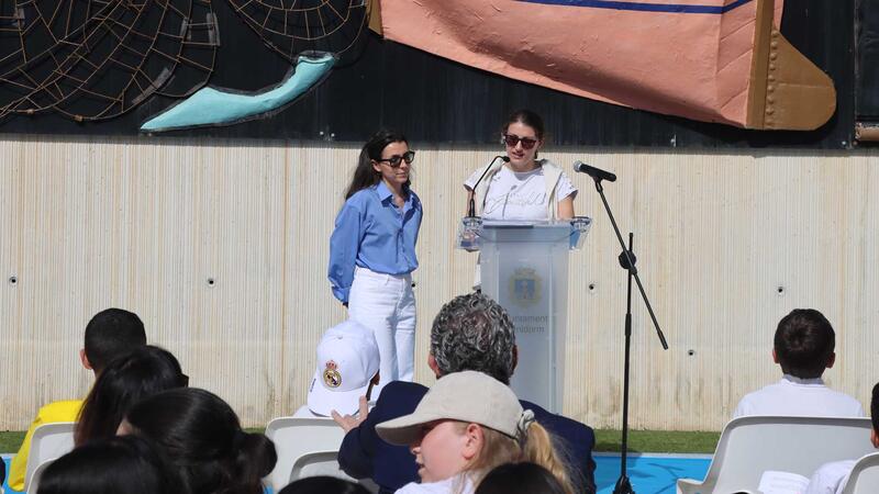 Benidorm commemora el Dia del Llibre amb una lectura pública amb escolars en el Parc de Foietes