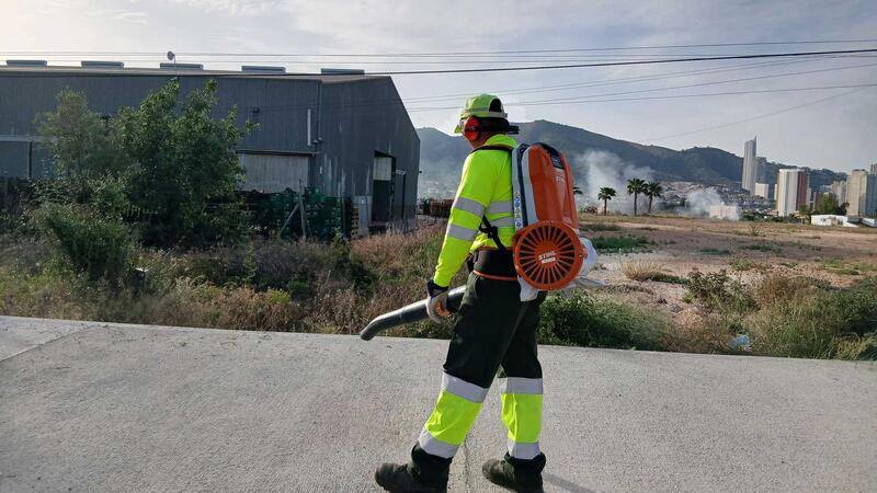 Benidorm improves the road shoulders and the new roundabout on Avenida Comunidad Valenciana
