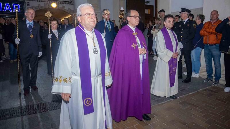 Nuestro Padre Jesús Nazareno recorre el centro de Benidorm y cumple con la tradición del Miércoles Santo