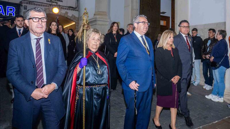 Nuestro Padre Jesús Nazareno recorre el centro de Benidorm y cumple con la tradición del Miércoles Santo