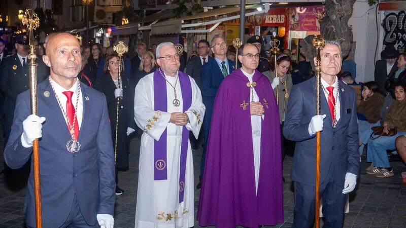 Nuestro Padre Jesús Nazareno recorre el centro de Benidorm y cumple con la tradición del Miércoles Santo