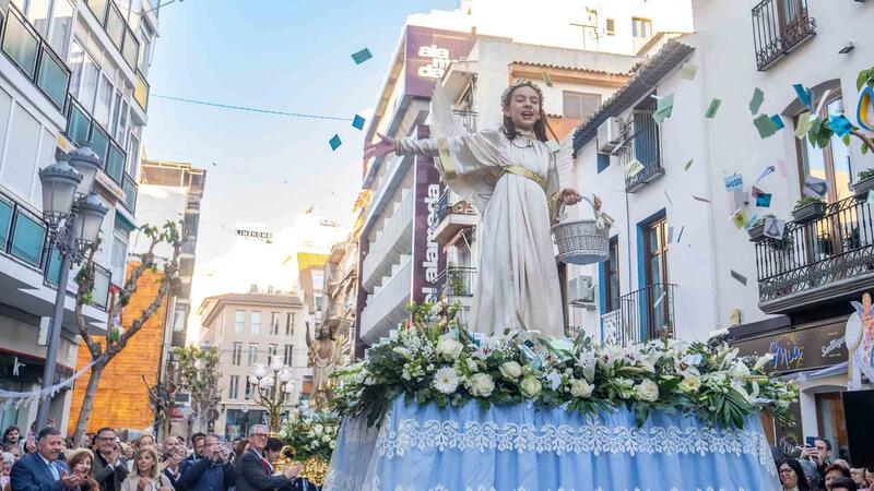 La ’Ambaixà’ y la Procesión del Encuentro, protagonistas del Domingo de Pascua en Benidorm
