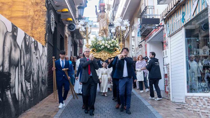 La ’Ambaixà’ y la Procesión del Encuentro, protagonistas del Domingo de Pascua en Benidorm