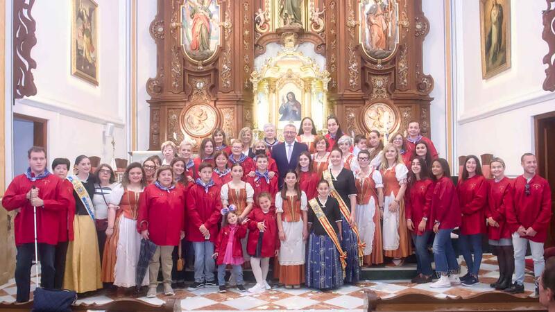 La lluvia no impide a Benidorm celebrar la Festa de la Creu, que se vive por partida doble