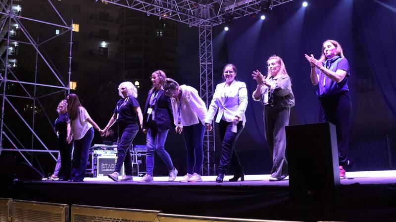 ‘Benidorm en dansa’ congrega a casi un millar de personas para disfrutar del talento de la danza local