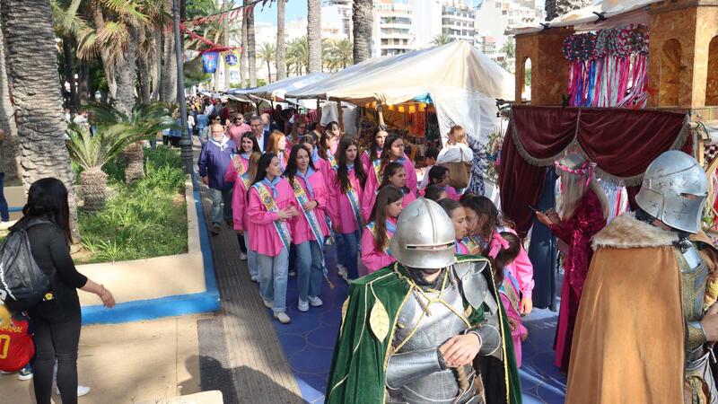 Elche Park is once again transformed into a medieval market for the celebration of the Charter of Settlement
