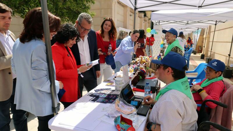 Famílies i associacions de tota la Comunitat celebren a Benidorm el Dia de les Famílies