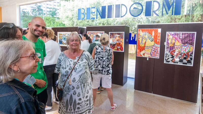 The municipal Espai d’Art hosts the exhibition ‘Cho-kollages’ by Juana Martínez