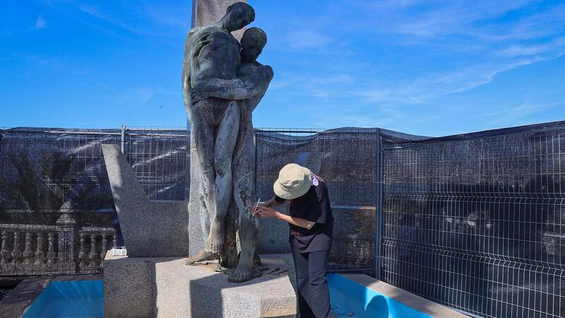 Benidorm inicia la primera fase de restauració del ‘Monument als Morts en la Mar’ de Juan de Ávalos 