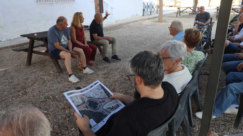 El Ayuntamiento detalla a los vecinos de l’Horta el desarrollo de la obra de la avenida del Albir, que mejorará la seguridad vial, ciclista y peatonal