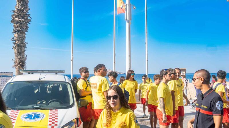 Benidorm refuerza desde hoy todos los servicios de las playas ante el inicio de la temporada alta