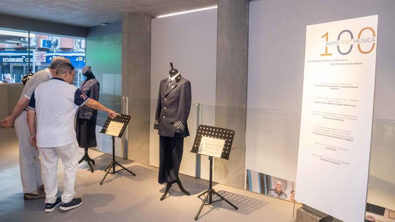 Los ‘100 Anys fent música’ de la UMB resuenan en el Boca del Calvari