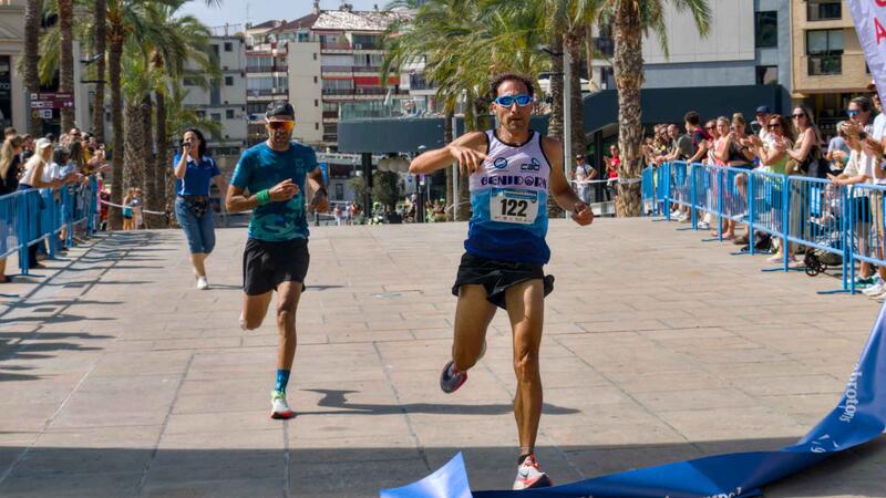 Més de 1.000 esportistes corren la II Carrera Solidària per l