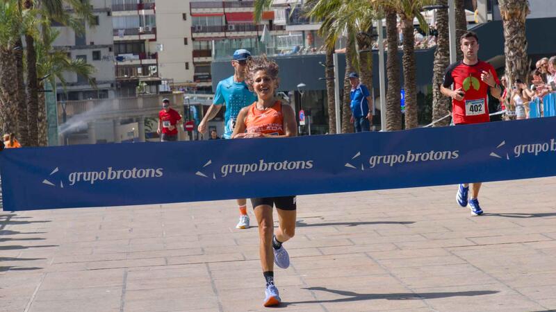 Més de 1.000 esportistes corren la II Carrera Solidària per l