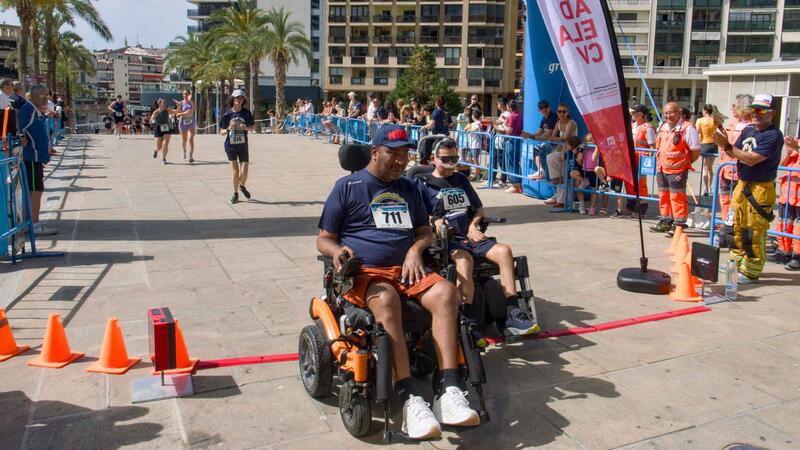 Més de 1.000 esportistes corren la II Carrera Solidària per l