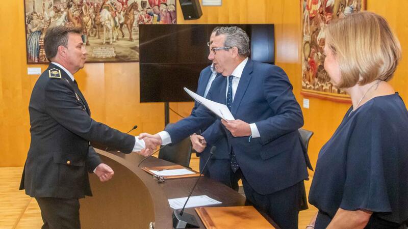 José Carlos Amorós investit com a comissari en cap de la Policia Local de Benidorm