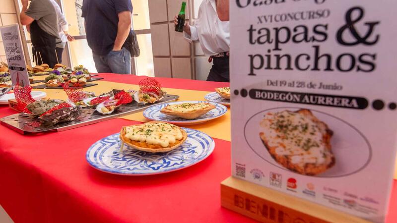Cartel tapas y pinchos