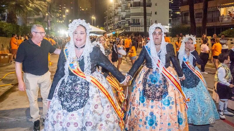 Con la ‘Nit de la Cremà’, la Hoguera de La Cala pone el broche final a su fiesta de 2026