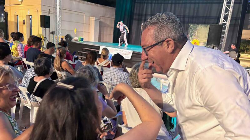 Asmibe reúne en Benidorm a centenares de personas en su XXII Festival Benéfico de Convivencia 