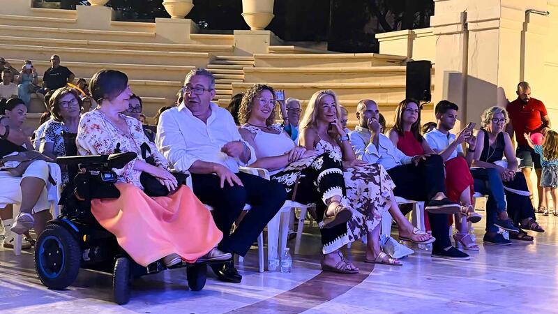 Asmibe reúne en Benidorm a centenares de personas en su XXII Festival Benéfico de Convivencia 
