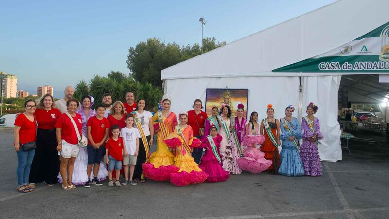 La Casa de Andalucía reúne a autoridades, entidades festeras y vecinos de Benidorm