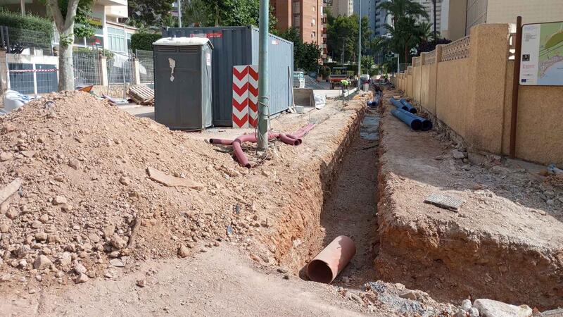 Benidorm abre este fin de semana al tráfico la avenida Montecarlo y retomará las obras en septiembre