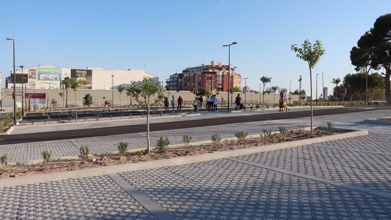 Benidorm reabre tras su acondicionamiento el parking de la avenida de Beniardá con capacidad para más de 360 vehículos