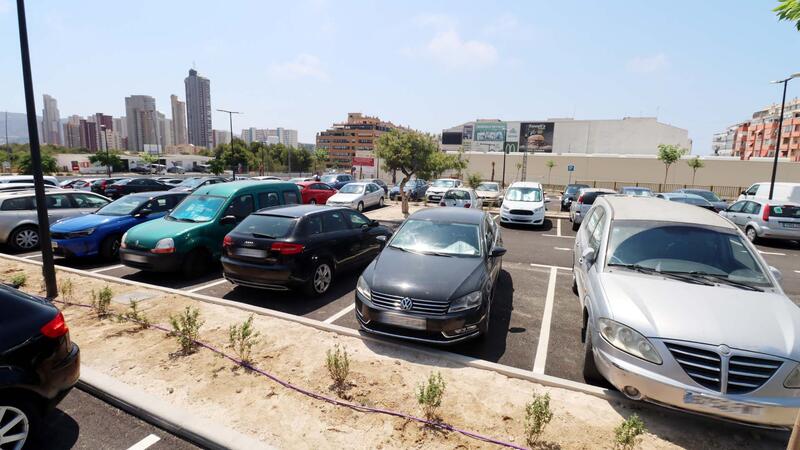 Benidorm reabre tras su acondicionamiento el parking de la avenida de Beniardá con capacidad para más de 360 vehículos