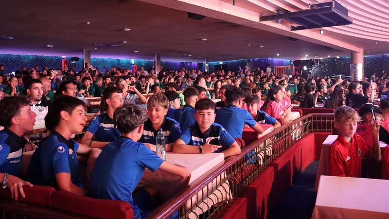 La Costa Blanca Cup es bolca amb Veneçuela en la gala inaugural del torneig de Futsal
