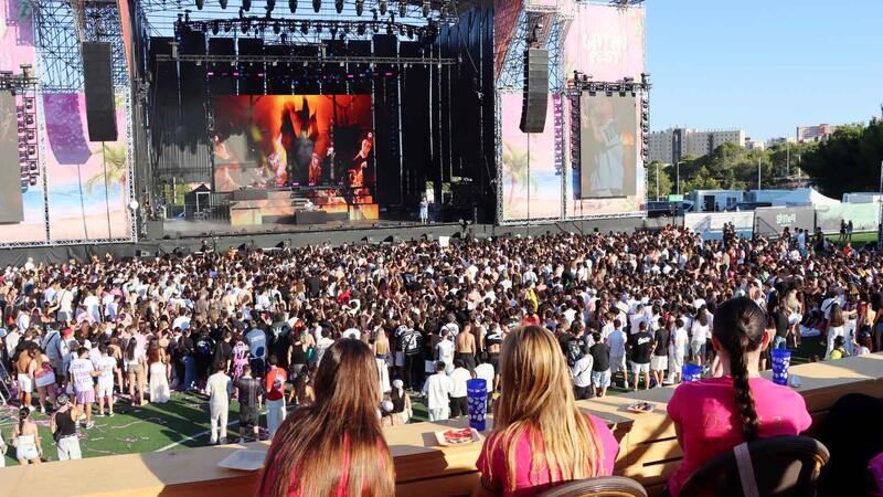 Cerca de 18.000 personas disfrutan de la primera edición del Latin Fest en el recinto Benidorm Skyfest