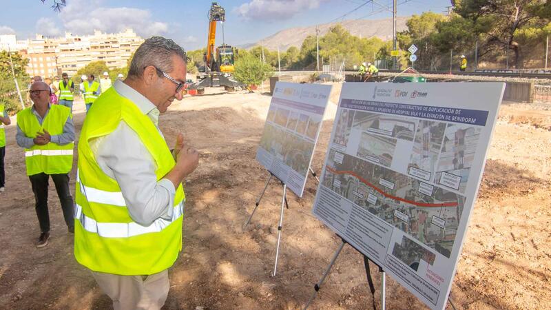 La tranviarización y duplicación de la vía del TRAM incorporará tres nuevos cruces semafóricos y un paso de vehículos de emergencia
