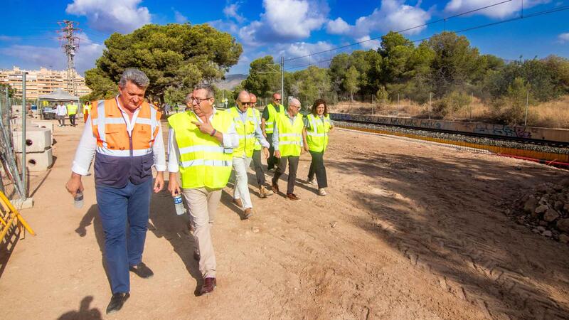 La tranviarización y duplicación de la vía del TRAM incorporará tres nuevos cruces semafóricos y un paso de vehículos de emergencia