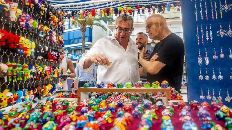 Les Nits del Castell transforms the old town into a showcase of crafts and art