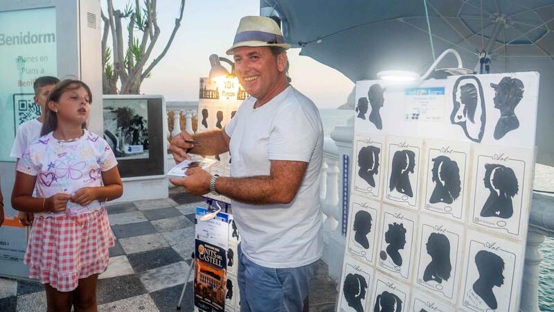 Les Nits del Castell transforms the old town into a showcase of crafts and art