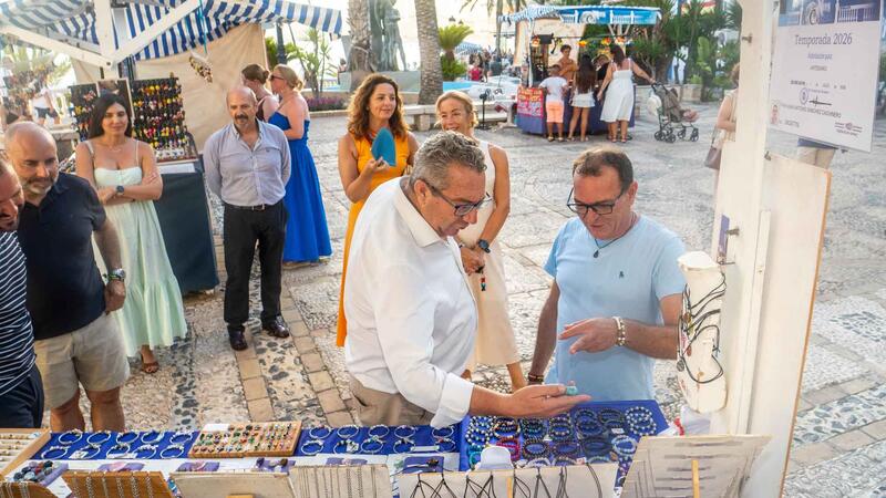 Les Nits del Castell transforms the old town into a showcase of crafts and art