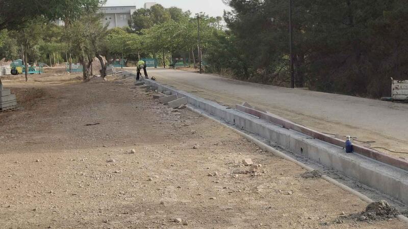 Benidorm ejecuta el vallado perimetral de la zona de acampada y albergue juvenil en la Séquia Mare