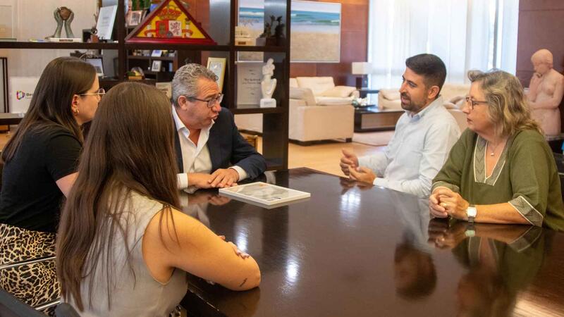 Benidorm recoge el certificado que verifica su huella hídrica durante 2025 