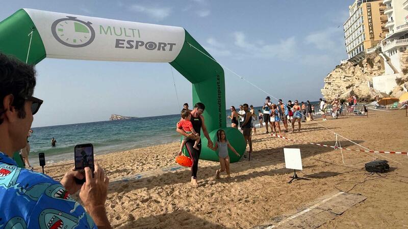 Nearly 400 Swimmers take Part in the ‘Heartbreak Benidorm Crossing,’ swimming along Levante Beach to the rhythm of rock and roll