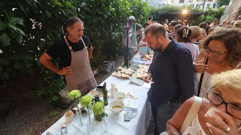 L’Hort de Colón alberga la primera ‘Pop-up de Marcas Locales’, que reúne a 14 comercios de Benidorm