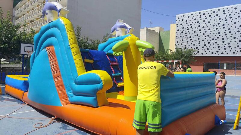 Juventud pone el broche al Programa de Verano con juegos, hinchables y una fiesta de la espuma