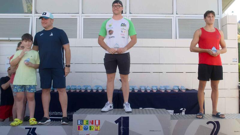 Miguel Bou e Iris Gracia se imponen en la XXIV Travesía a Nado l’Illa de Benidorm