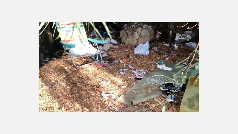 El PSOE denuncia la acumulación de basura y el abandono del aparcamiento disuasorio de la calle Lérida