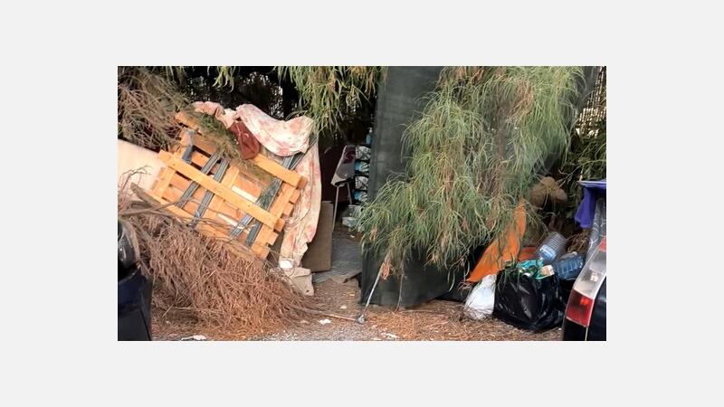 El PSOE denuncia la acumulación de basura y el abandono del aparcamiento disuasorio de la calle Lérida