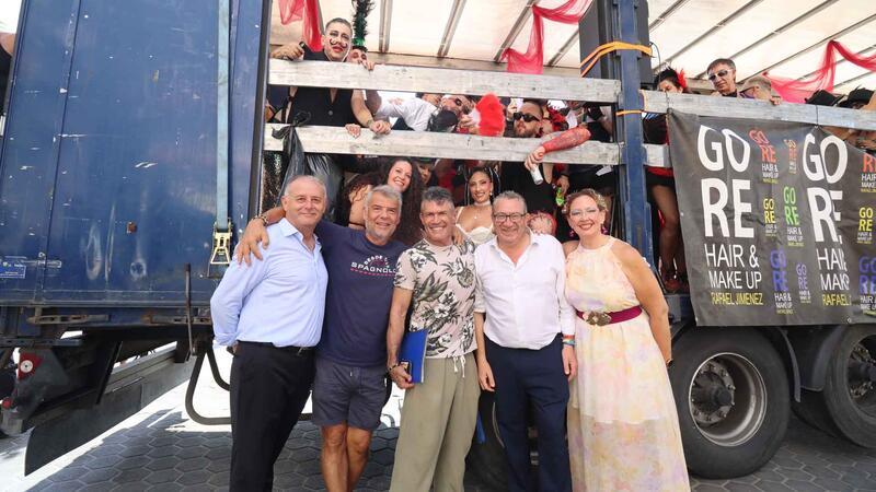 Colorido, diversión y mucho ambiente en el multitudinario desfile del ‘Benidorm Pride’ 