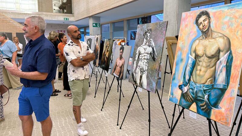 La exposición ‘La belleza de la diferencia’ pone el broche a las actividades culturales del Benidorm Pride