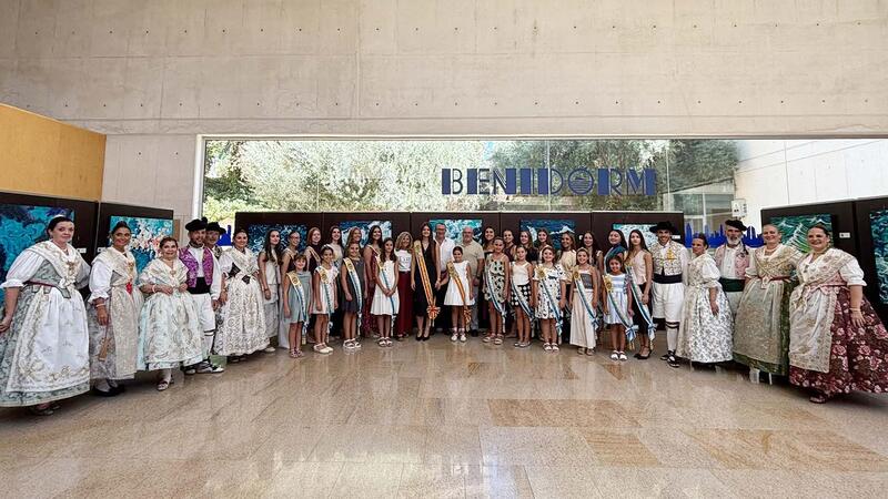 La Rondalla de La Barqueta i el Grup de Danses Almirant, protagonistes de la campanya d