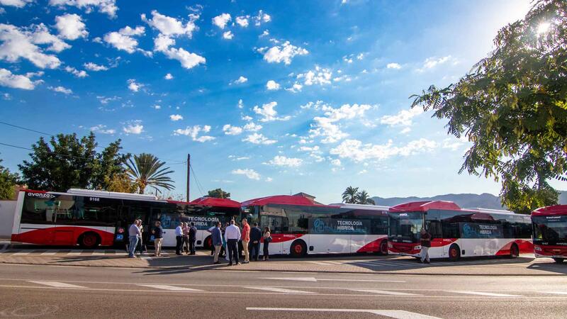 La flota de transporte urbano de Benidorm incorpora seis nuevos autobuses con tecnología híbrida ligera