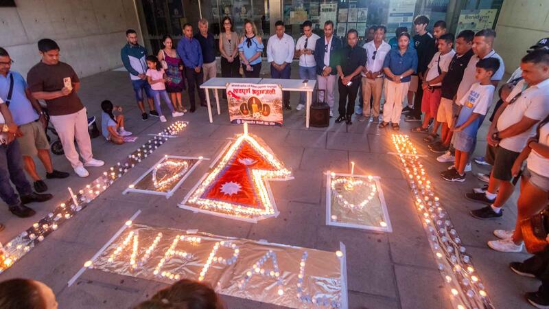 Benidorm rinde homenaje a las víctimas de la riada de Nepal